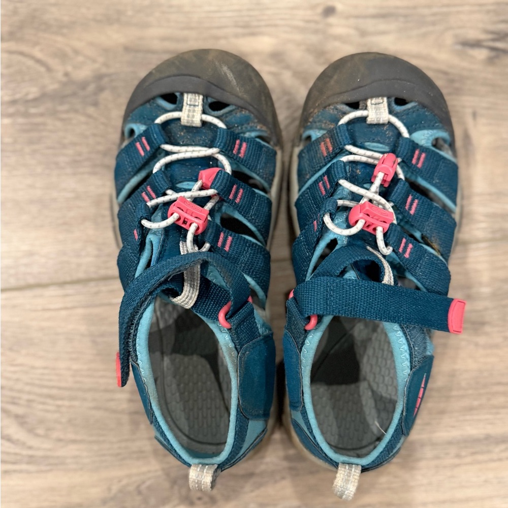 Keen Kids Water Shoes, size 2